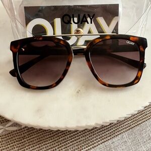 Quay Tortoise Shell sunglasses Model Sweet Dreams